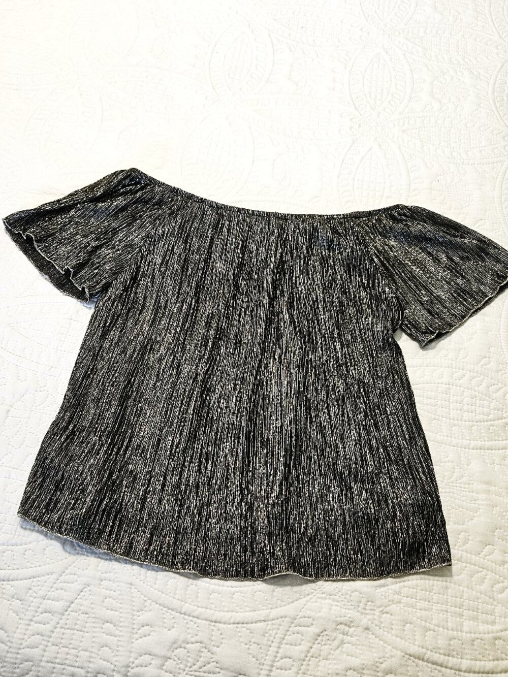 Bodeau black & gold off-shoulder dressy top, L